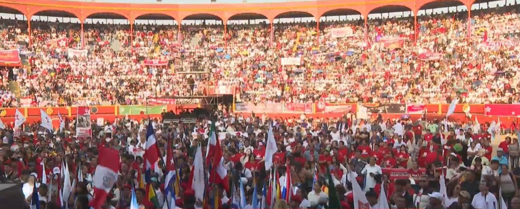 Cargar video: Plaza de Acho: 100 Años del APRA